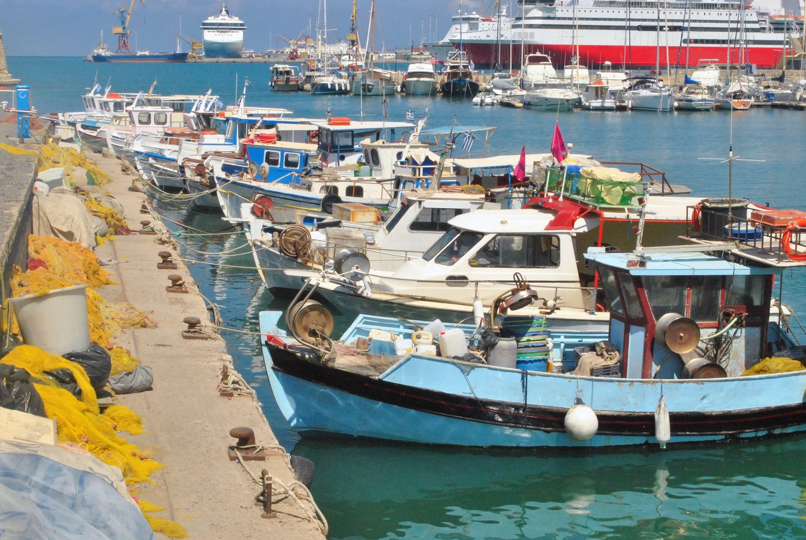 fishing-boats-and-fishing-net-in-port.jpg fishing-boats-and-fishing-net-in-port.jpg